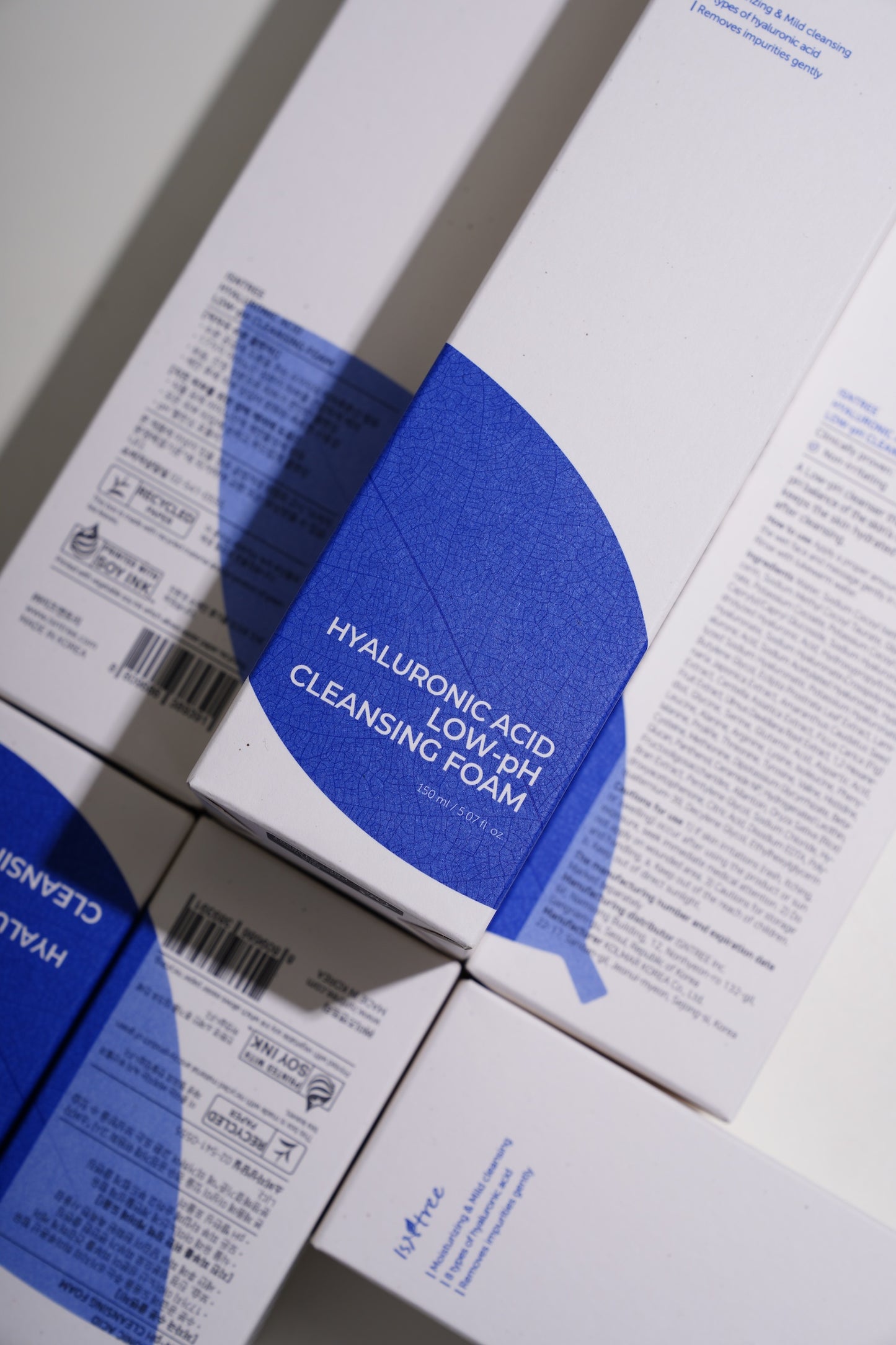 Isntree Hyaluronic Acid Low-pH Cleansing Foam 150ml